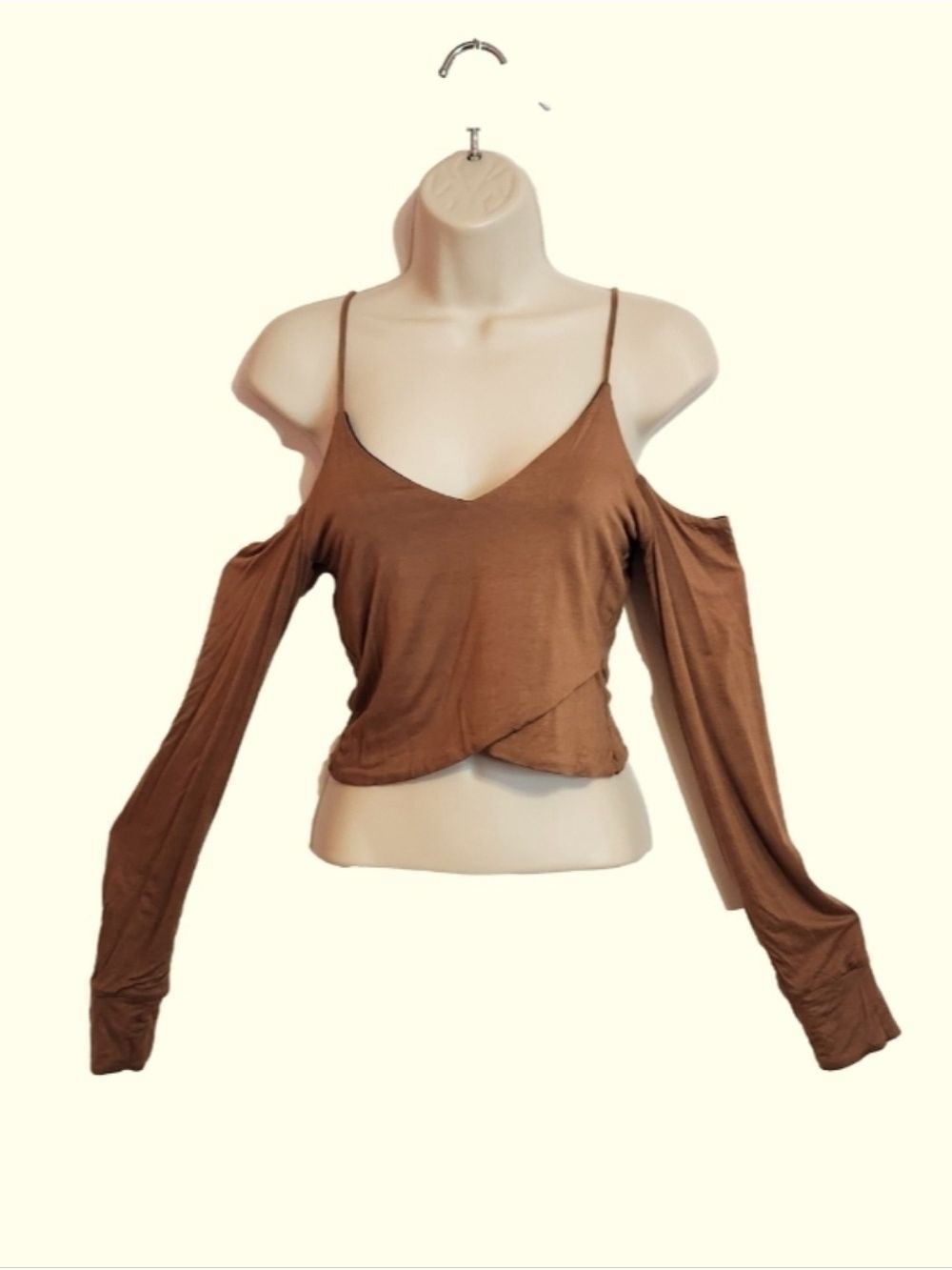 Briavia Knit Top Tan Black Cold Shoulder Cropped Medium Large